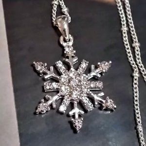Dazzling Hallmark Silver Tone Snowflake Necklace